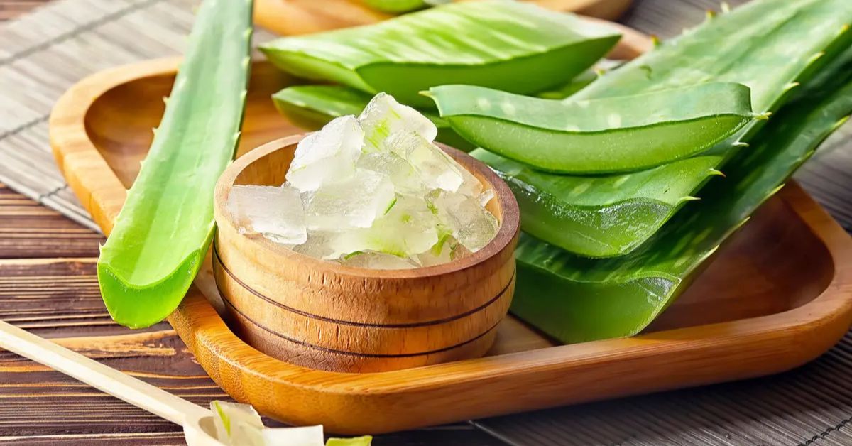 How to use Aloe Vera to Get Glowing Skin Naturally